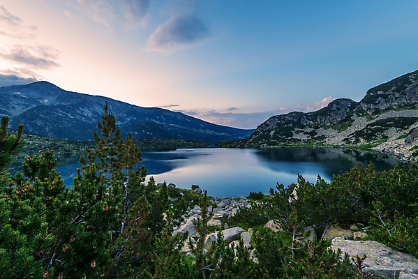 포토 JPG 해외이미지 계절 공원 유럽 호수 여행 백그라운드 자연 하늘 휴가 산 파노라마 사람없음 야외 초록색 물 태양 일출 환경 맑음 하이킹 연못 정상 언덕 루트 불가리아 전국 절정 해외포토 자연요소 공공시설 나라 컬러 레저 날씨 촬영기법 노을 생태계 파일형식 남유럽 이미지허브