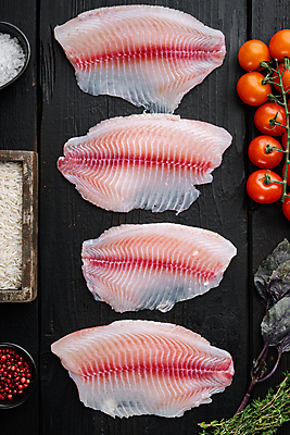 포토 JPG 해외이미지 접시 음식 분홍색 재료 방울토마토 밥 건강 어류 요리 사람없음 식사 흰색 신선 해산물 준비 유기농 날것 내추럴 점심식사 생식 틸라피아 해외포토 식기 웰빙 컬러 토마토 수중동물 민물고기 파일형식 이미지허브