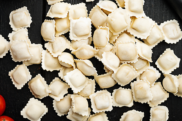 포토 JPG 해외이미지 검은배경 실내 사람없음 이탈리아음식 라비올리 해외포토 백그라운드 서양음식 내부 검은색 파일형식 이미지허브