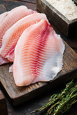 포토 JPG 해외이미지 접시 음식 분홍색 재료 방울토마토 밥 건강 어류 요리 사람없음 식사 흰색 신선 해산물 준비 유기농 날것 내추럴 점심식사 생식 틸라피아 해외포토 식기 웰빙 컬러 토마토 수중동물 민물고기 파일형식 이미지허브