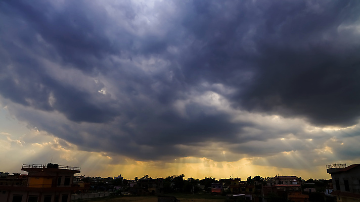 포토 JPG 해외이미지 감정 백그라운드 모션 자연 하늘 바람 날씨 사람없음 야외 가로 파란색 빛 햇빛 태양 일출 맑음 자유 광선 시간 분위기 예측 폭풍 천국 솜털 염원 폭풍우 해외포토 자연요소 컬러 컨셉 노을 비_날씨 자연재해 생태계 파일형식 이미지허브