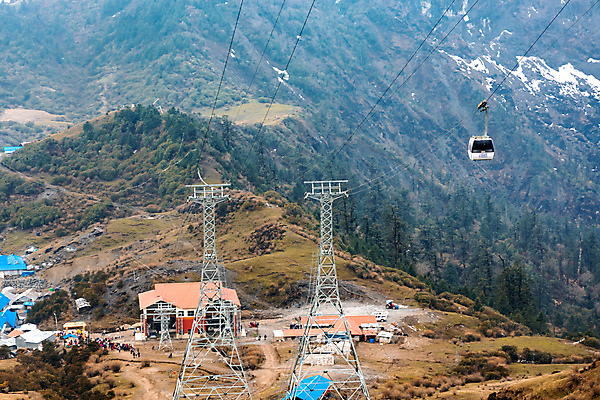 포토 JPG 해외이미지 나무 식물 아시아 종교 사람없음 목재 초록색 강 금속 사찰 개울 숲 강가 관목 대문 네팔 건너기 철강 해외포토 나라 컬러 재료 종교건축 모션 재질 문 파일형식 이미지허브