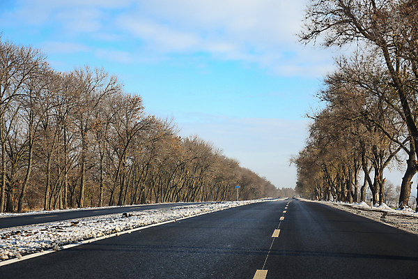 포토 JPG 해외이미지 디자인 산업 도로 자연 새로움 잔디 사람없음 야외 빛 달리기 검은색 건설현장 젖음 덮개 신선 도시 고속도로 석유 매끈함 질감 러시아 층 무거움 어려움 완벽 우크라이나 콘크리트 표준 프로젝트 해외포토 식물 유럽 길 컬러 컨셉 교통시설 모션 건설업 뚜껑 감각 무게 생태계 파일형식 이미지허브