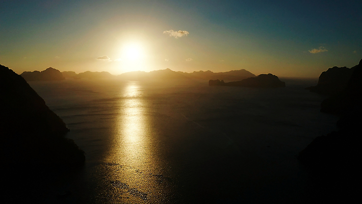 포토 JPG 해외이미지 아시아 바다 섬 여행 자연 휴가 휴식 산 풍경 사람없음 야외 물 일출 일몰 만 머리위 석호 조감도 해외포토 자연요소 나라 컨셉 노을 생태계 파일형식 이미지허브