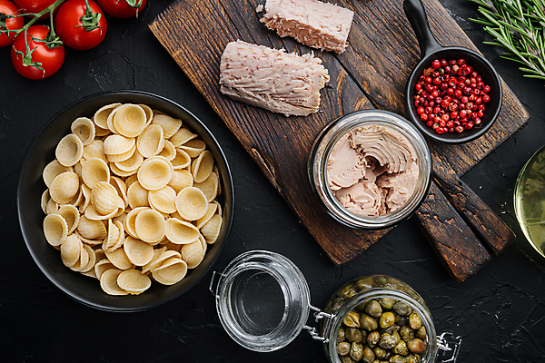 포토 JPG 해외이미지 음식 바다 재료 자연 유리 검은배경 어류 사람없음 껍질 신선 항아리 투명 캔 상품 밀 참치 해산물 유기농 수납 성분 통조림 병조림 생식 핸드메이드 해외포토 웰빙 백그라운드 재질 곡류 검은색 수중동물 도자기 생태계 파일형식 이미지허브