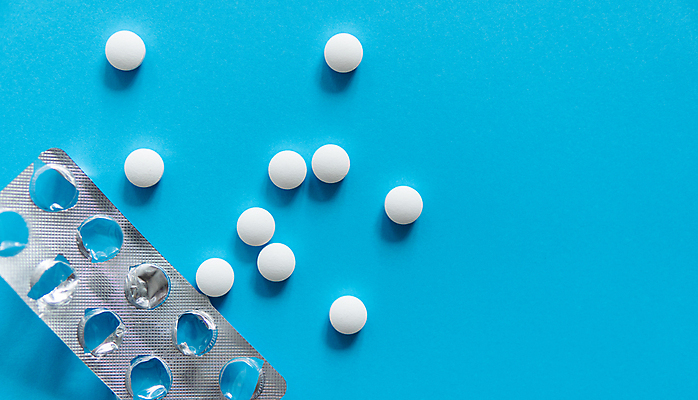 포토 JPG 해외이미지 백그라운드 포장 건강 사람없음 알약 약 은박지 파란배경 비타민제 카피스페이스 해외포토 의학 파란색 공백 비타민 파일형식 이미지허브