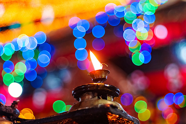 포토 JPG 해외이미지 전통 행복 종교 문화 백그라운드 불 휴가 조명 사람없음 장식 빛 컬러풀 검은색 축제 어둠 가수 램프 축하 신용카드 냄비 야간 인도인 명상 오브젝트 문학 점토 빛망울 10월 연소 광 등잔 핸드메이드 화상 힌두교 해외포토 자연요소 외국인 감정 컬러 컨셉 동양인 금융 음악가 날짜 상처 솥 파일형식 이미지허브