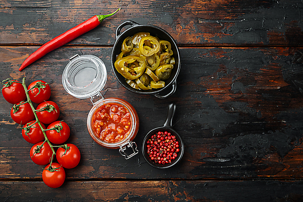 포토 JPG 해외이미지 전통 음식 토마토 채소 유리 고추 요리 사람없음 빨간색 공백 뜨거움 항아리 조미료 사발 맛 유기농 매움 레시피 성분 살사소스 할라피뇨 핸드메이드 카피스페이스 해외포토 웰빙 컬러 컨셉 재질 도자기 사기그릇 소스_음식 향미료 파일형식 이미지허브