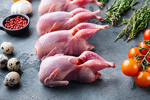 포토 JPG 해외이미지 식재료 방울토마토 회색배경 실내 생고기 육류 사람없음 허브 일렬 메추리알 메추리 통마늘 통후추 해외포토 식물 백그라운드 토마토 마늘 내부 알 회색 후추 파일형식 이미지허브