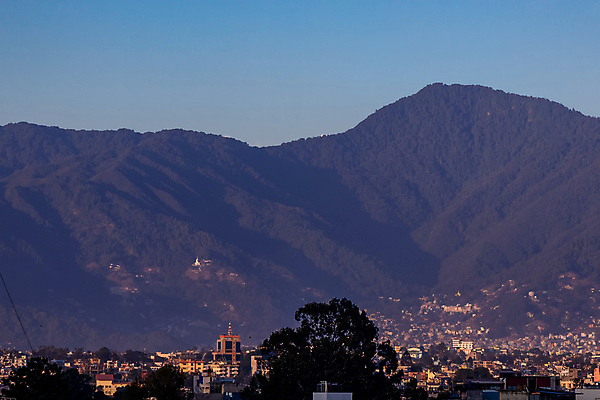 포토 JPG 해외이미지 아시아 하늘 산 주택 파노라마 동양인 사람없음 일몰 새벽 도시 군중 언덕 네팔 타운 수도원 스카이라인 카트만두 해외포토 자연요소 나라 촬영기법 사람 인종 건물 노을 파일형식 이미지허브