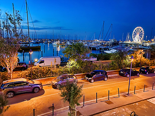 포토 JPG 해외이미지 나무 유럽 문화 도로 육상교통 교통수단 여행 가로등 비즈니스 건축양식 교통시설 자동차 하늘 호텔 휴가 거리 사람 사람없음 야외 건물 파란색 관광지 도시풍경 컬러풀 반사 여행객 항구 황혼 일몰 새벽 도시 고급 도심 야간 시티라이프 타운 빛망울 명승지 해외포토 자연요소 식물 라이프스타일 건축물 공공시설 건축 나라 길 컬러 교통 컨셉 숙소 풍경 빛 노을 시설 파일형식 이미지허브