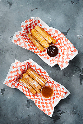 포토 JPG 해외이미지 회색배경 디저트 실내 사람없음 하이앵글 츄러스 해외포토 음식 뷰포인트 백그라운드 내부 회색 파일형식 이미지허브