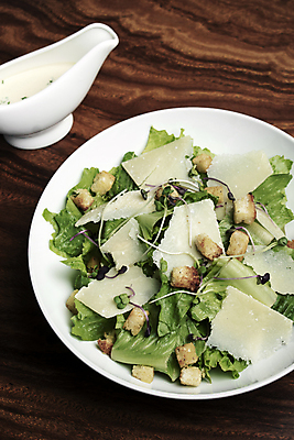 포토 JPG 해외이미지 접시 음식 탁자 건강 사람없음 목재 빛 식당 샐러드 신선 클래식 먹기 유기농 심플 점심식사 시저샐러드 채식주의자 세련 해외포토 나무 식기 웰빙 가구 컨셉 재료 모션 상점 식사 채식 파일형식 이미지허브