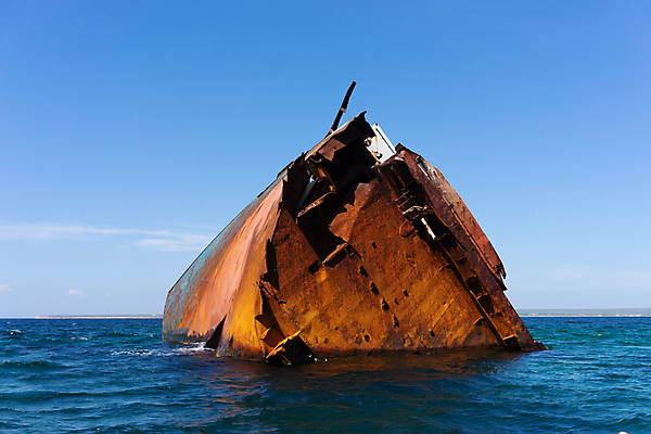 포토 JPG 해외이미지 바다 여행 하늘 사람없음 금속 부식 조난 수평선 해외포토 재질 파일형식 이미지허브