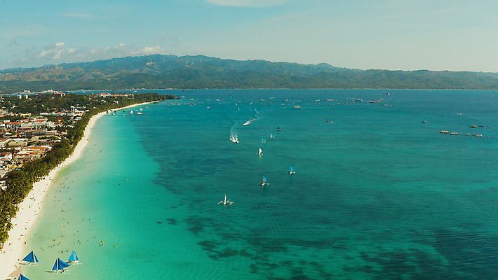 포토 JPG 해외이미지 아시아 모래 바다 섬 여행 하늘 호텔 휴가 항해 손바닥 사람없음 야외 물 파란색 태양 여행객 맑음 흰색 보트 고급 산호 휴양지 암초 보라카이 석호 이국적 조감도 터키석 파라다이스 해외포토 자연요소 손 나라 컬러 컨셉 배_교통 숙소 날씨 필리핀 사람 장소 자포동물 보석 파일형식 이미지허브