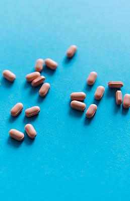 포토 JPG 해외이미지 백그라운드 건강 사람없음 알약 약 파란배경 비타민제 카피스페이스 해외포토 의학 파란색 공백 비타민 파일형식 이미지허브