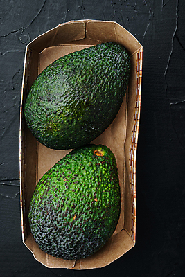 포토 JPG 해외이미지 과일 검은배경 사람없음 하이앵글 신선 종이상자 유기농 담기 아보카도 해외포토 웰빙 뷰포인트 백그라운드 모션 상자 검은색 파일형식 이미지허브