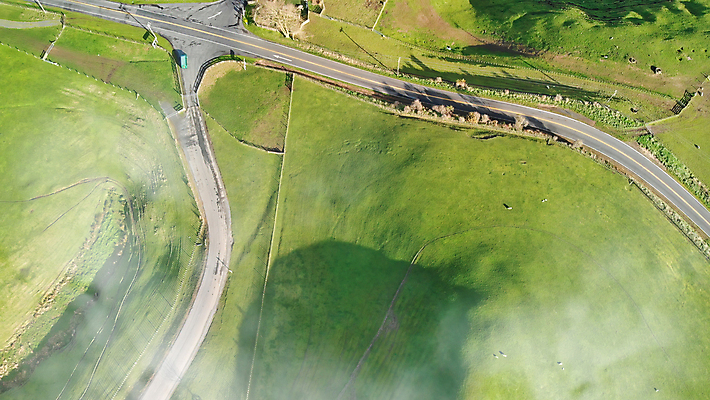 포토 JPG 해외이미지 나무 구름 섬 여행 밭 농업 자연 하늘 휴가 새로움 산 비행기 안테나 파노라마 풍경 사람없음 야외 초록색 물 파란색 농작물 농장 환경 봄 시골 교차로 언덕 뉴질랜드 머리위 남쪽 평야 해외포토 자연요소 식물 계절 산업 길 컬러 컨셉 통신 항공교통 대중교통 촬영기법 오세아니아 방향 생태계 파일형식 이미지허브