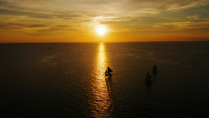 포토 JPG 해외이미지 파도 바다 여행 요트 오렌지 자연 하늘 표면 항해 사람없음 야외 물 컬러풀 햇빛 태양 뷰티 반사 노란색 일출 침묵 황혼 일몰 새벽 보트 황금 저녁 장면 보라카이 스카이라인 조감도 해외포토 자연요소 컬러 배_교통 과일 필리핀 노을 소리 야간 생태계 파일형식 이미지허브