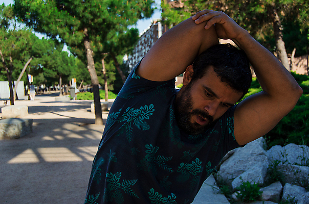 포토 JPG 해외이미지 라이프스타일 남자 행복 스포츠 휴식 건강 한명 사람 성인 야외 운동복 운동 강사 스트레칭 힘 기차 결심 유연 연습 명상 체육관 팔 해외포토 직업 1 옷 감정 육상교통 컨셉 대중교통 생활 신체부위 파일형식 이미지허브