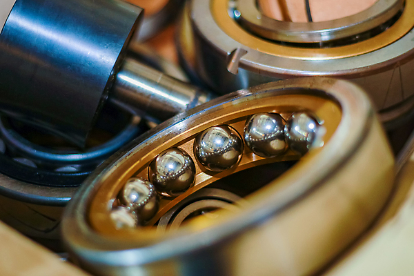 포토 JPG 해외이미지 산업 부분 공 베개 새로움 사람없음 빛 금속 기계 운전 과학기술 반지 바퀴 원형 황금 미끄럼틀 철 롤러 새장 엔진 기어 되감기 레이서 베어링 자동 철강 하드웨어 세련 해외포토 도형 컨셉 장신구 침구 모션 재질 기술 컴퓨터 놀이기구 케이지 파일형식 이미지허브