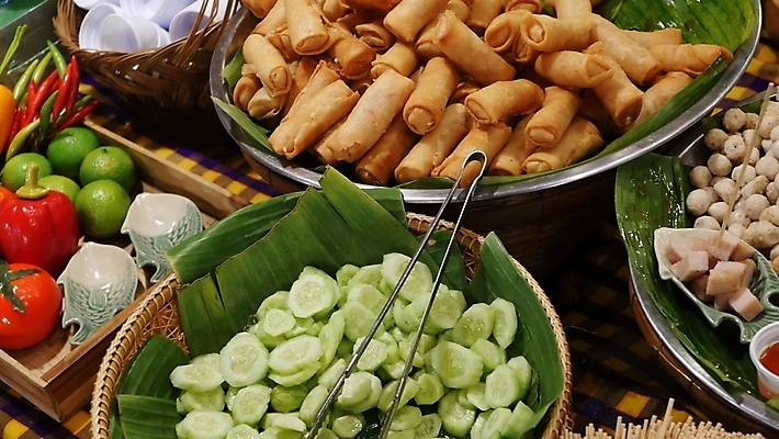 포토 JPG 해외이미지 전통 접시 아시아 문화 음식 백그라운드 채소 재료 태국 거리 건강 종류 요리 동양인 사람없음 야외 가로 식당 식사 저녁식사 카페 튀김 신선 도시 사발 시장 맛 굽기 먹기 무역 준비 매움 지역 모음 타운 소매 점심식사 매각 해외포토 식기 나라 산업 컨셉 모션 인종 상점 사기그릇 구이 파일형식 이미지허브