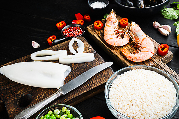 포토 JPG 해외이미지 접시 백그라운드 고추 검은배경 새우 마늘 사람없음 전통음식 쌀 나이프 허브 해산물 오징어 완두콩 날것 슬라이스 소금 홍합 나무도마 스페인요리 파에야 해외포토 식물 전통 식기 음식 채소 어패류 콩 곡류 연체동물 도마 서양음식 갑각류 목재 검은색 수중동물 스페인 칼 파일형식 이미지허브