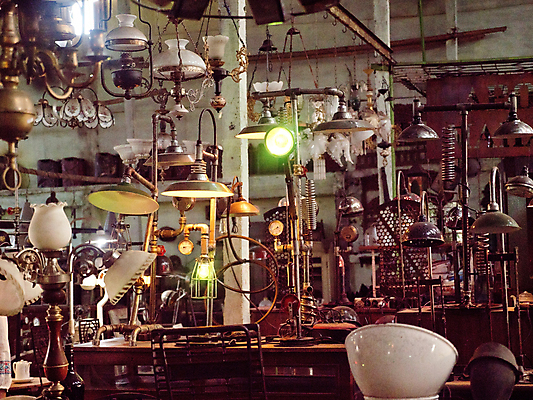 포토 JPG 해외이미지 문화 거리 사람없음 내부 세일 상점 금속 수확 골동품 램프 역사 시장 수집 창고 오브젝트 복고 수납 구식 옛날 해외포토 농업 재질 조명 파일형식 이미지허브