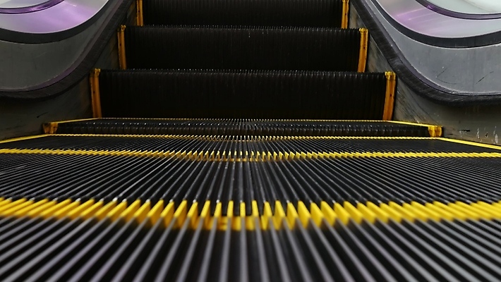포토 JPG 해외이미지 이동 건축양식 사다리 난간 모션 추상 바닥 실내 사람없음 내부 계단 기계 과학기술 도시 복도 터널 전철 역 엘리베이터 제비꽃 리프트 에스컬레이터 정비공 공학 무한 방법 자동 직진 터미널 해외포토 교육 건축 꽃 길 육상교통 컨셉 무늬 교통시설 대중교통 기술 도구 기술자 파일형식 이미지허브