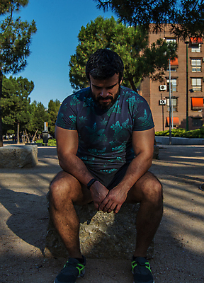 포토 JPG 해외이미지 라이프스타일 공원 남자 스포츠 건강 피곤 한명 사람 달리기 조깅 운동 태양 뜨거움 호흡 연습 싱글 체육관 땀 달리기선수 어려움 우울증 타격 힘듦 해외포토 자연요소 1 공공시설 컨셉 모션 생활 질병 육상선수 파일형식 이미지허브