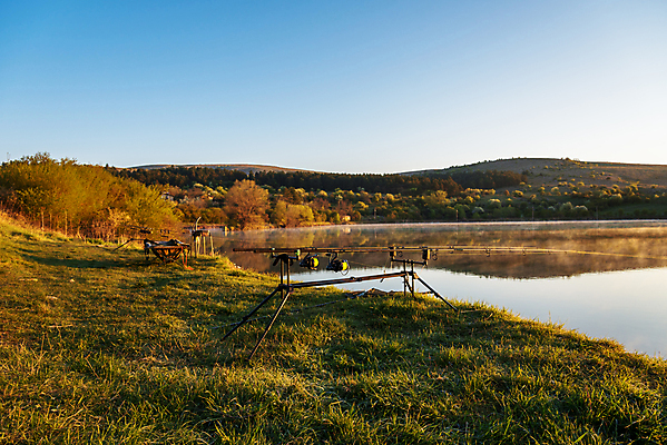 포토 JPG 해외이미지 계절 호수 스포츠 장신구 낚시 휴가 휴식 어류 어업 취미 사람없음 야외 빛 햇빛 태양 일출 맑음 고요 일몰 장비 잡기 결심 사냥 열정 낚시꾼 주말 반대 기어 잉어 꼬투리 인내 해외포토 자연요소 감정 산업 컨셉 모션 레저 날씨 노을 수중동물 파일형식 이미지허브