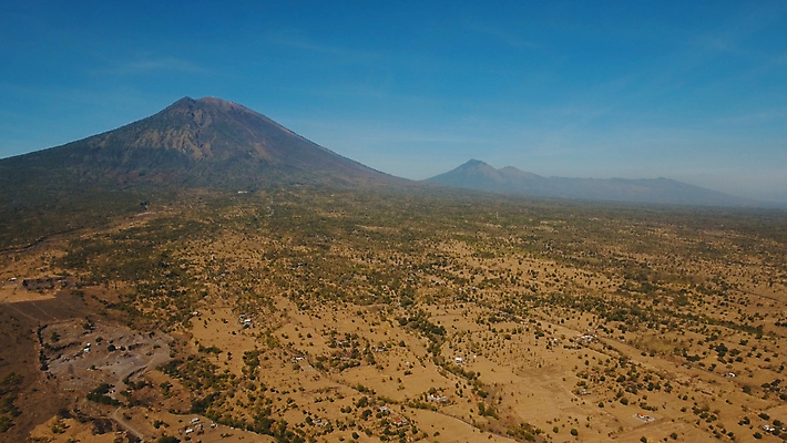 포토 JPG 해외이미지 나무 구름 자연 하늘 산 풍경 사람없음 야외 초록색 계곡 숲 언덕 발리 인도네시아 장면 내추럴 해외포토 자연요소 식물 아시아 컬러 섬 생태계 파일형식 이미지허브
