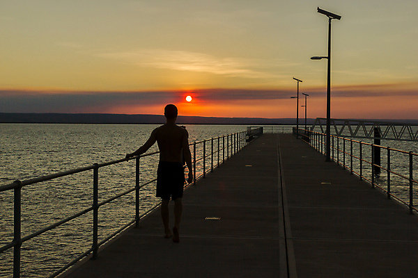 포토 JPG 해외이미지 계절 바다 여행 백그라운드 자연 하늘 낚시 휴가 휴식 아이슬란드 한명 풍경 야외 목재 물 여름 파란색 빛 햇빛 태양 뷰티 반사 마을 일출 항구 황혼 일몰 새벽 보트 만족 방파제 질감 상승 공상 말레이시아 내추럴 감탄 파라다이스 수평선 해외포토 자연요소 나무 1 공공시설 감정 유럽 아시아 컬러 컨셉 배_교통 재료 교통시설 레저 사람 노을 생태계 파일형식 이미지허브