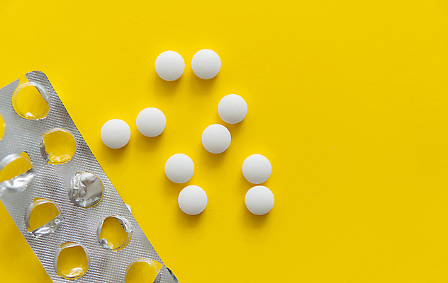 포토 JPG 해외이미지 백그라운드 포장 건강 사람없음 알약 약 은박지 노란배경 비타민제 카피스페이스 해외포토 의학 노란색 공백 비타민 파일형식 이미지허브