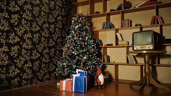 포토 JPG 해외이미지 나무 전통 디자인 계절 크리스마스 겨울 휴가 새로움 주택 기념 실내 선물 사람없음 내부 장식 빨간색 초록색 빛 상자 축제 방 축하 소나무 황금 연도 오브젝트 전나무 해외포토 식물 기념일 컬러 컨셉 건물 파일형식 이미지허브