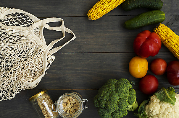 포토 JPG 해외이미지 토마토 유리병 오이 실내 옥수수 사람없음 하이앵글 자연보호 그린캠페인 브로콜리 에코 친환경 땅콩 친환경제품 컬리플라워 카피스페이스 제로웨이스트 나무배경 네트백 해외포토 캠페인 뷰포인트 백그라운드 채소 가방 자연 병_용기 곡류 내부 환경 공백 견과류 보호 사회이슈 파일형식 이미지허브
