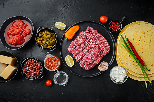 포토 JPG 해외이미지 식재료 검은배경 치즈 콩 쟁반 실내 샌드위치 사람없음 준비 멕시코음식 다진고기 미니파프리카 살사소스 토르티야 할라피뇨 다짐육 케사디야 해외포토 음식 백그라운드 고추 유제품 곡류 서양음식 육류 내부 검은색 소스_음식 파일형식 이미지허브