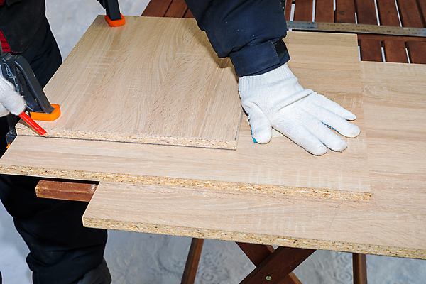 포토 JPG 해외이미지 백인 직업 남자 리본 무늬 노동자 줄자 관리 한명 사람 사람없음 연필 도구 판넬 목수 측정 각도 목공예 수공예 건설근로자 해외포토 서양인 1 학용품 자 필기구 공예 파일형식 이미지허브