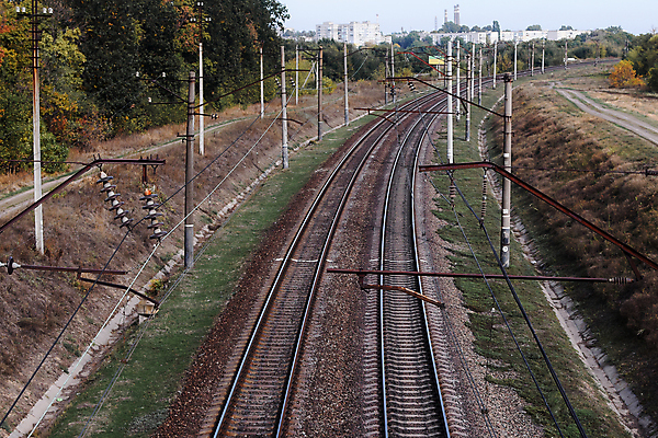 포토 JPG 해외이미지 산업 길 선 여행 이동 곡선 교통시설 모션 하늘 경고 사람없음 야외 파란색 힘 기차 기둥 거친 위험 방향 속도 시력 철사 승객 단상 떠남 선로 지원 철강 해외포토 건축 육상교통 컬러 교통 컨셉 대중교통 시설 파일형식 이미지허브