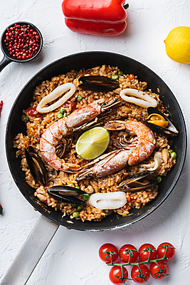포토 JPG 해외이미지 접시 백그라운드 방울토마토 밥 새우 파프리카 사람없음 전통음식 프라이팬 레몬 해산물 오징어 흰배경 홍합 라임 스페인요리 통후추 파에야 해외포토 전통 식기 음식 토마토 채소 과일 주방용품 어패류 연체동물 서양음식 갑각류 수중동물 흰색 스페인 후추 파일형식 이미지허브