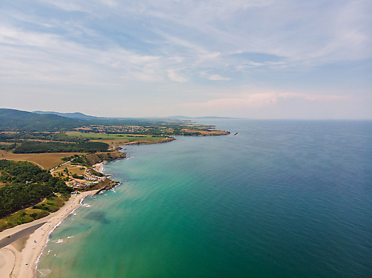 포토 JPG 해외이미지 계절 유럽 모래 파도 바다 여행 백그라운드 우산 자연 하늘 호텔 휴가 휴식 안테나 파노라마 사람없음 야외 물 파란색 맑음 검은색 황금 휴양지 불가리아 이국적 파라다이스 해외포토 자연요소 나라 컬러 컨셉 통신 숙소 날씨 촬영기법 장소 생태계 파일형식 남유럽 이미지허브