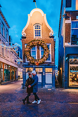 포토 JPG 해외이미지 백인 전통 라이프스타일 커플 여자 행복 유럽 여행 겨울 데이트 관계 휴가 거리 키스 함께함 발렌타인데이 사랑 사람 야외 두명 여름 도시풍경 여행객 신혼여행 도시 날짜 네덜란드 운하 방문 타운 해외포토 서양인 계절 감정 나라 결혼 컨셉 데이이벤트 풍경 생활 애정표현 파일형식 이미지허브