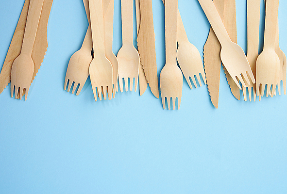 포토 JPG 해외이미지 실내 사람없음 하이앵글 환경오염 나이프 쓰레기 일회용 파란배경 나무포크 카피스페이스 해외포토 식기 뷰포인트 백그라운드 포크 컨셉 내부 파란색 공백 칼 파일형식 이미지허브