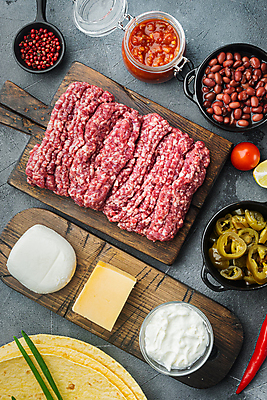 포토 JPG 해외이미지 식재료 회색배경 치즈 콩 실내 샌드위치 사람없음 준비 멕시코음식 나무도마 다진고기 살사소스 토르티야 할라피뇨 다짐육 케사디야 해외포토 음식 백그라운드 고추 유제품 곡류 도마 서양음식 육류 내부 목재 회색 소스_음식 파일형식 이미지허브