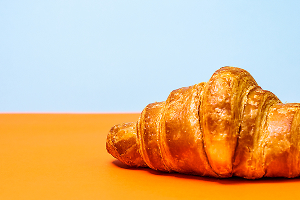 포토 JPG 해외이미지 전통 음식 백그라운드 아침 디저트 요리 사람없음 갈색 식사 카페 빵집 껍질 신선 황금 달콤 맛 아침식사 굽기 먹기 반죽 브런치 퍼프 롤 버터 프랑스어 고립 번 페스츄리 핸드메이드 해외포토 주간 문자 빵 컬러 컨셉 모션 상점 구이 파일형식 이미지허브