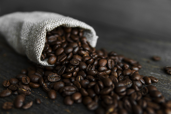 포토 JPG 해외이미지 커피 실내 사람없음 원두 나무탁자 커피자루 해외포토 음료 탁자 내부 자루 파일형식 이미지허브