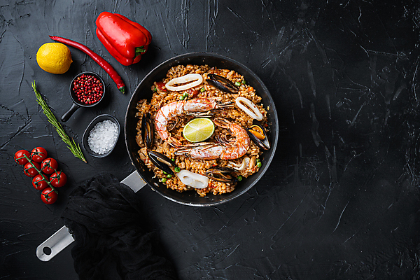 포토 JPG 해외이미지 접시 백그라운드 방울토마토 고추 밥 검은배경 새우 파프리카 사람없음 전통음식 프라이팬 천 레몬 해산물 소금 홍합 스페인요리 통후추 파에야 카피스페이스 해외포토 전통 식기 음식 토마토 채소 과일 주방용품 어패류 서양음식 갑각류 검은색 공백 직물 스페인 후추 파일형식 이미지허브