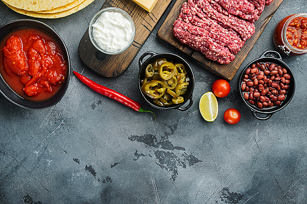 포토 JPG 해외이미지 식재료 회색배경 콩 실내 샌드위치 사람없음 준비 멕시코음식 나무도마 다진고기 살사소스 할라피뇨 다짐육 카피스페이스 케사디야 해외포토 음식 백그라운드 고추 곡류 도마 서양음식 육류 내부 목재 공백 회색 소스_음식 파일형식 이미지허브