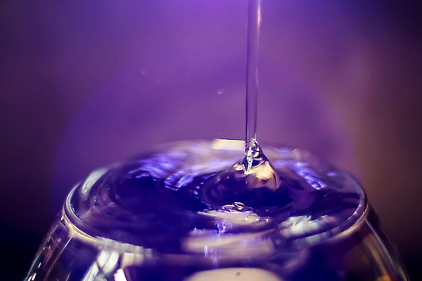 포토 JPG 해외이미지 모양 물결 음료 파도 백그라운드 자연 추상 건강 사람없음 컵 가로 물 파란색 뷰티 반사 환경 거품 젖음 에너지 추위 물방울 신선 원형 투명 액체 떨어짐 빗방울 순수 충격 고립 잔물결 터키석 스플래쉬 카피스페이스 완전 해외포토 자연요소 도형 식기 바다 컬러 컨셉 무늬 공백 비_날씨 보석 생태계 파일형식 이미지허브