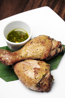 포토 JPG 해외이미지 접시 백그라운드 부분 태국 요리 동양인 사람없음 치킨 흰색 발표 닫기 굽기 흰배경 유기농 매움 심플 해외포토 식기 웰빙 아시아 컬러 모션 인종 맛 구이 닭고기요리 파일형식 이미지허브